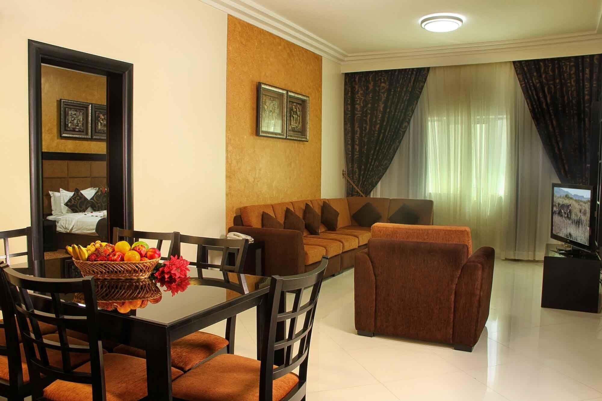 Royal Grand Aparthotel 4*