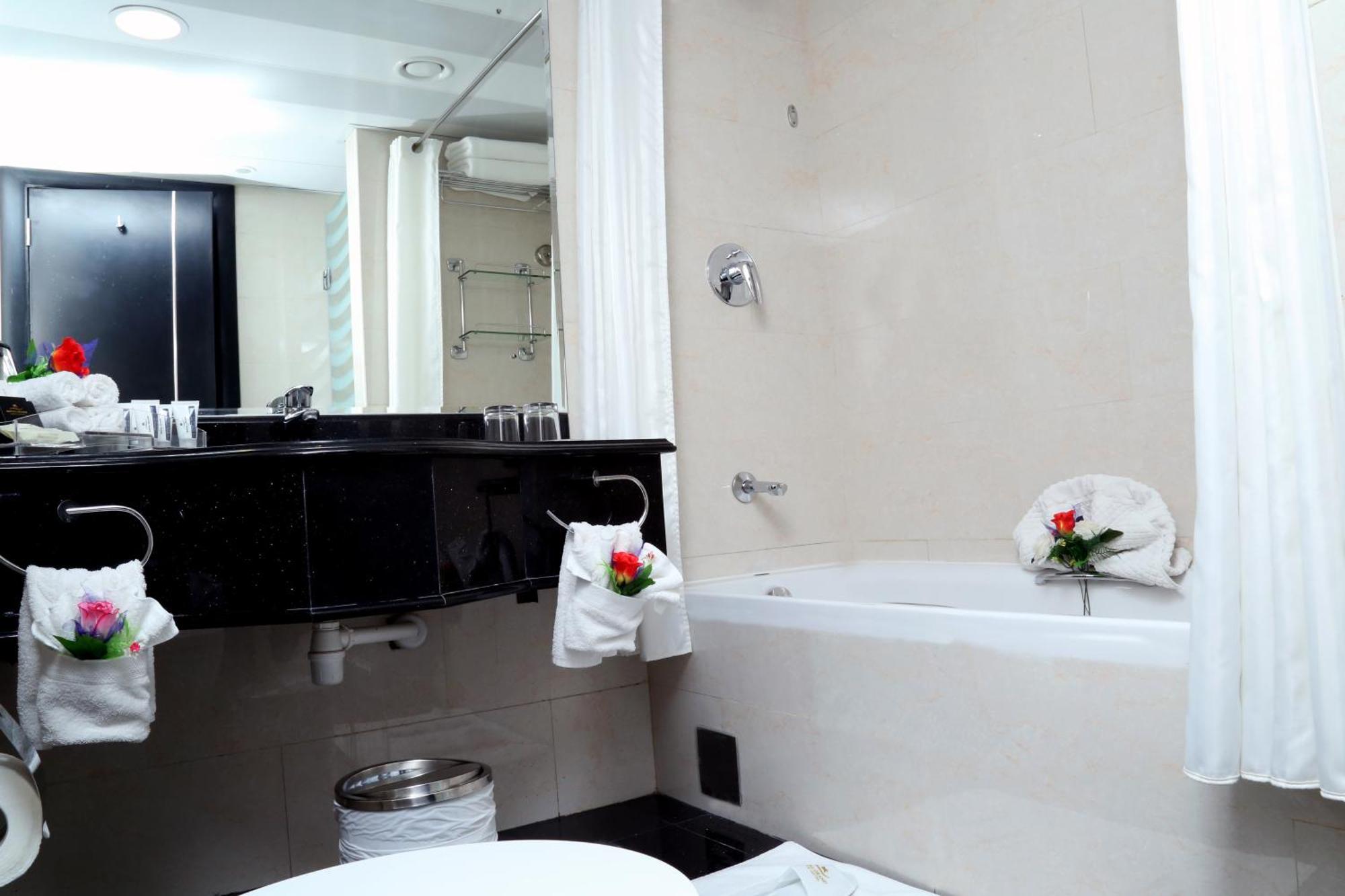 Royal Grand Aparthotel 4*