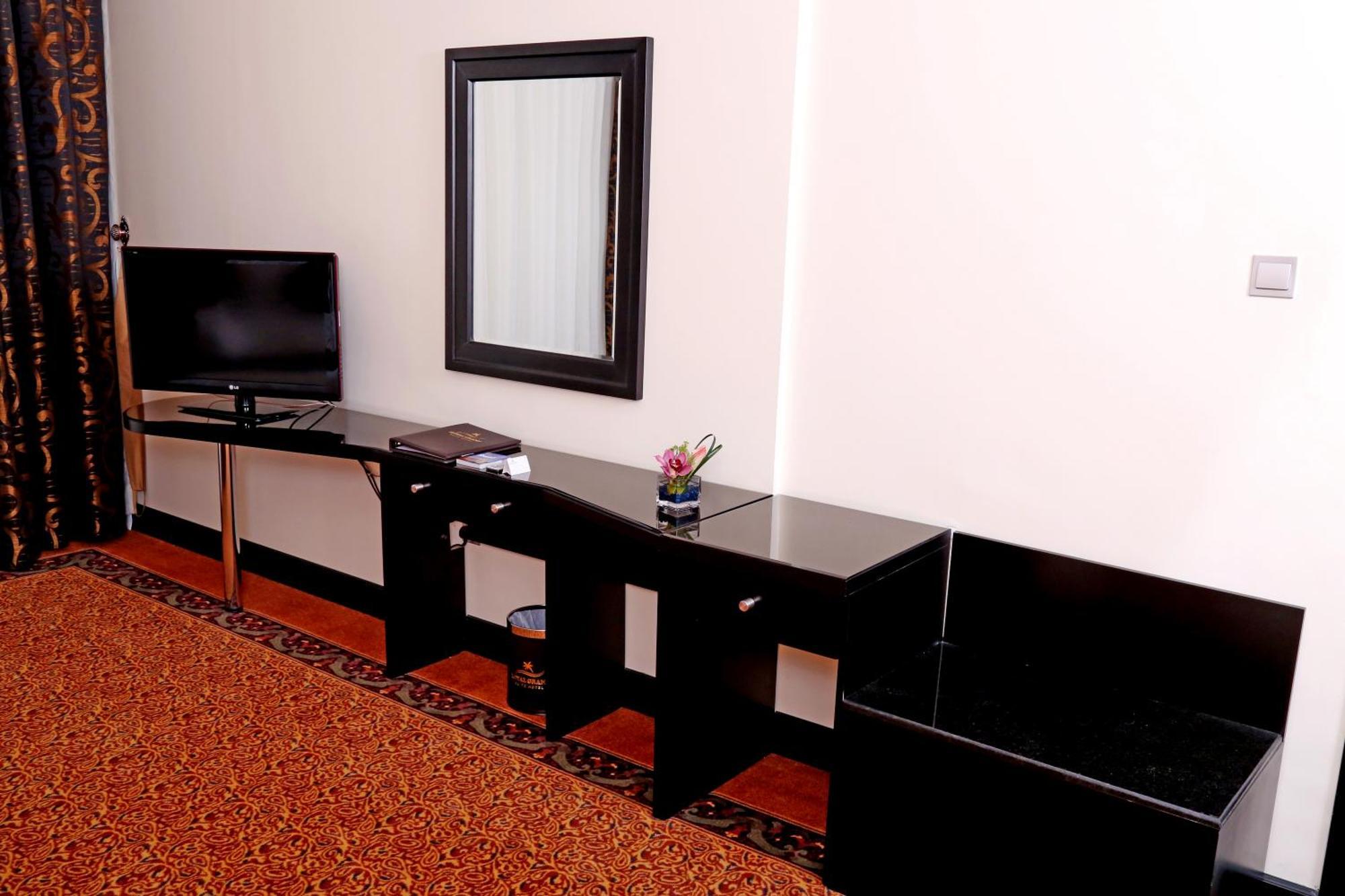 Royal Grand Aparthotel Sharjah