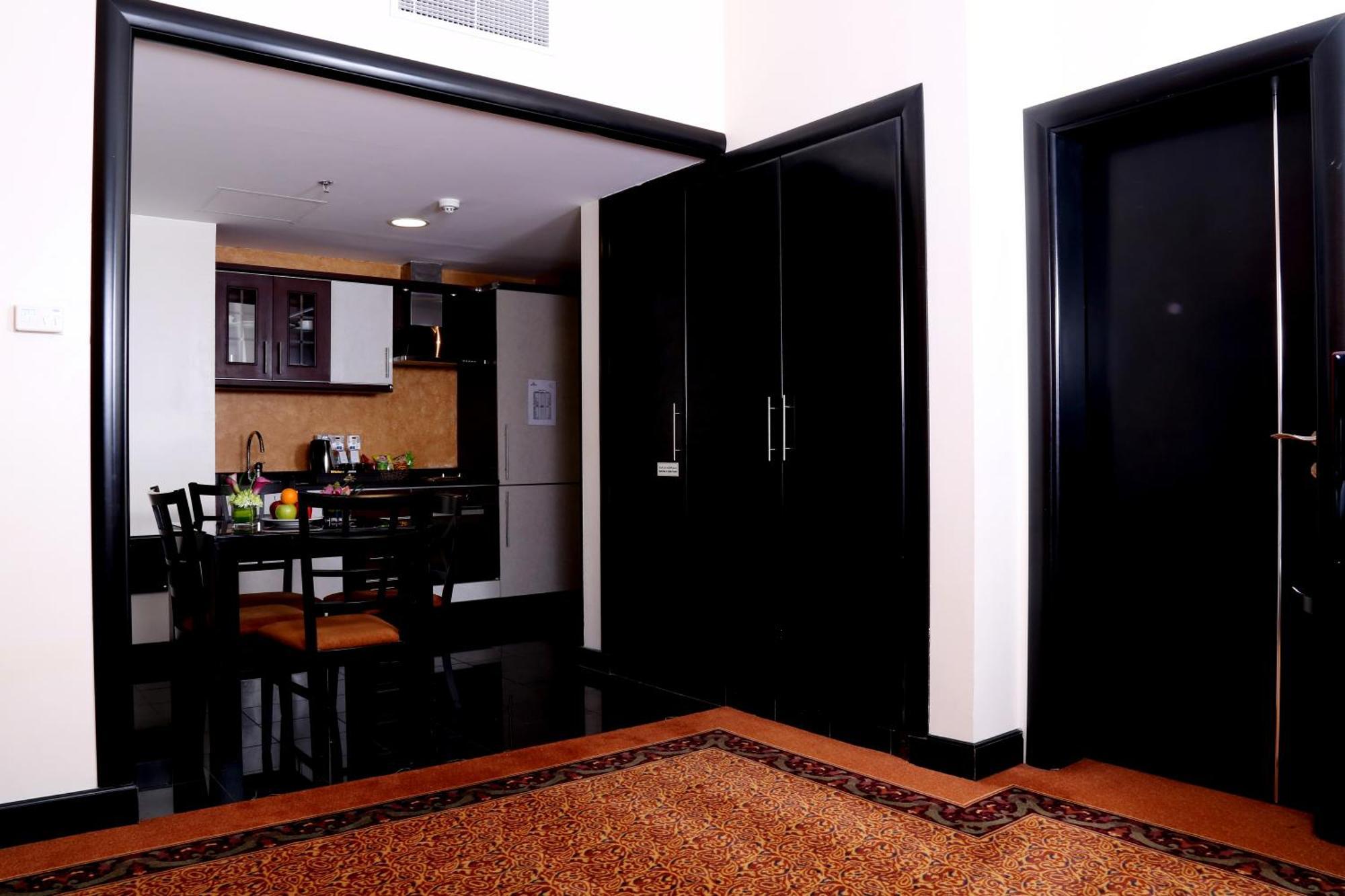 Aparthotel Royal Grand Sharjah