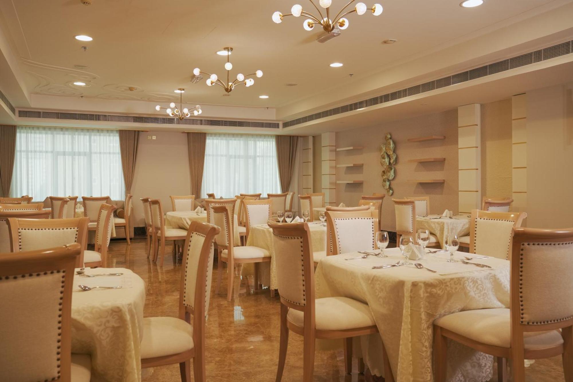 Royal Grand 4* Sharjah
